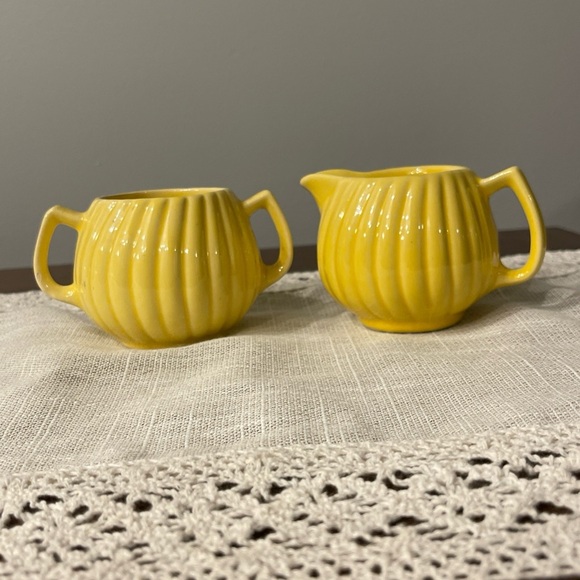 Vintage Retro Yellow Ribbed Glass Creamer & Open Sugar Bowl Set - Picture 2 of 11